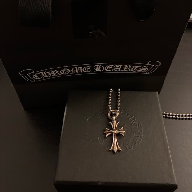 크롬하츠 타이니크로스 팬던트
