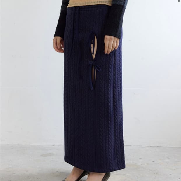 콜로신스 패딩 롱 스커트 네이비
