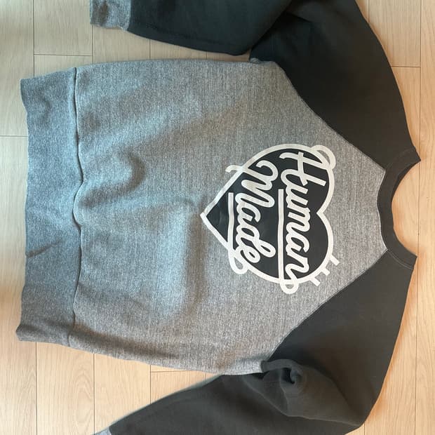 휴먼메이드 맨투맨 M사이즈