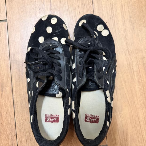 오니츠카타이거 블랙 도트 운동화 230