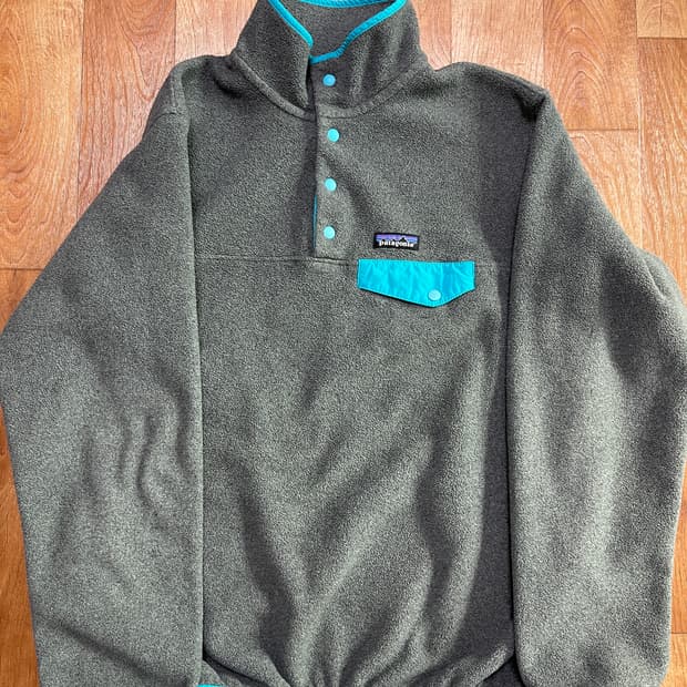 파타고니아 신칠라 여성 (L) 그레이 