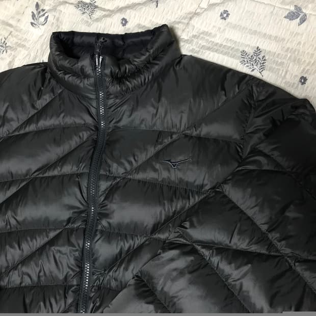 미즈노 경량패딩 차콜