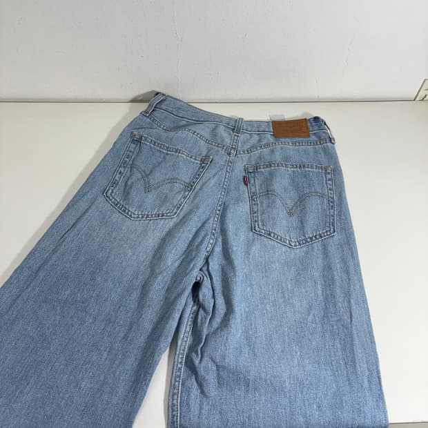 28 우먼M 리바이스 연청 일자핏 데님팬츠