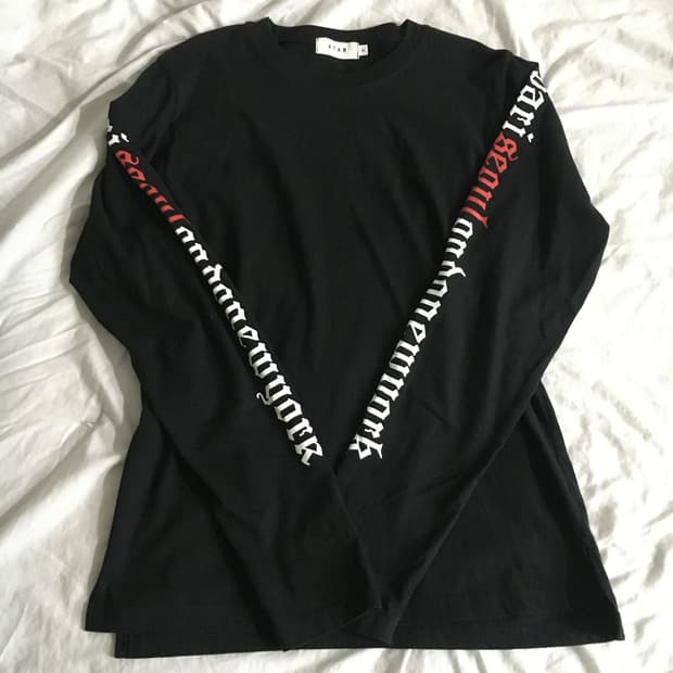 아타르 레터링 블랙 힙합 롱슬리브