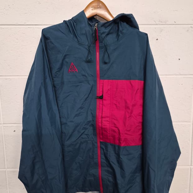 해외 S) 나이키 ACG 패커블 바람막이 팝니다