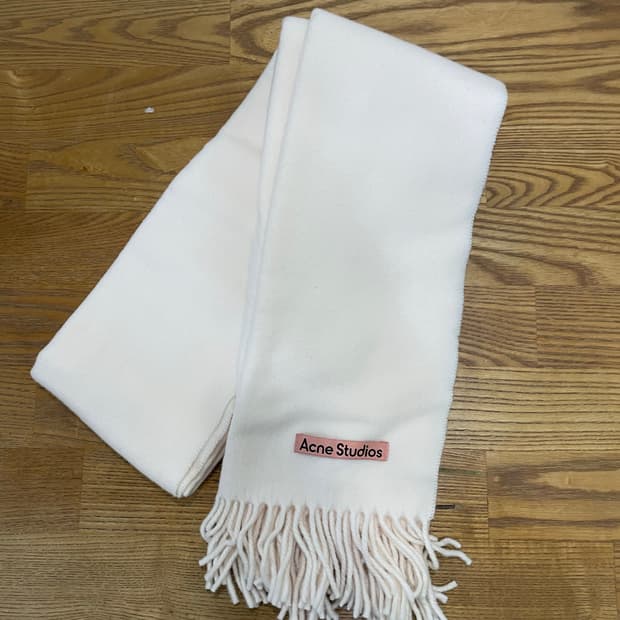 아크네스튜디오 머플러 연핑크