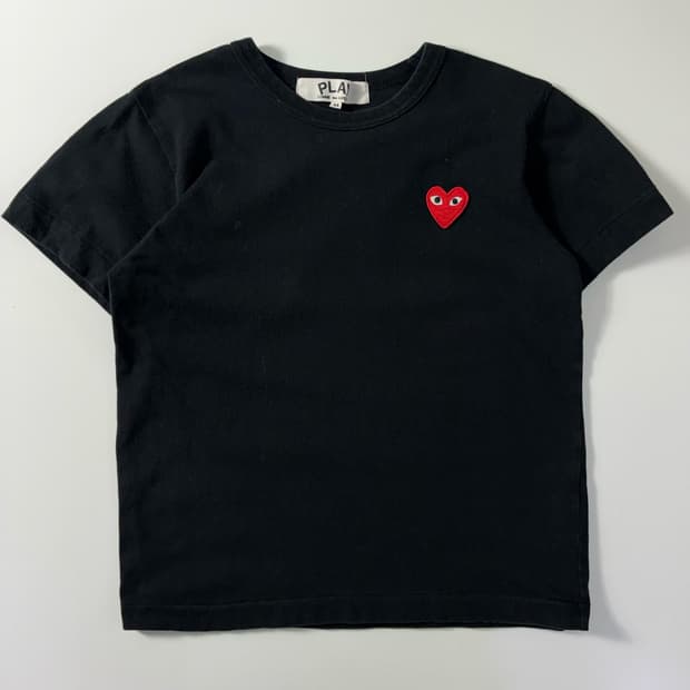 Comme des garsons  꼼데가르송 코튼 하트와펜 블랙 반팔티