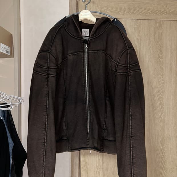 에모스탠스클럽 패드 후드집업