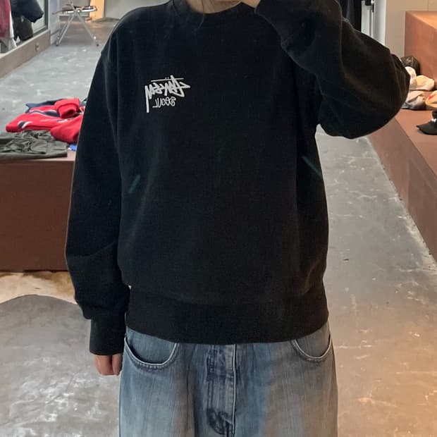 스투시 서울 크루넥 블랙 맨투맨 H2350