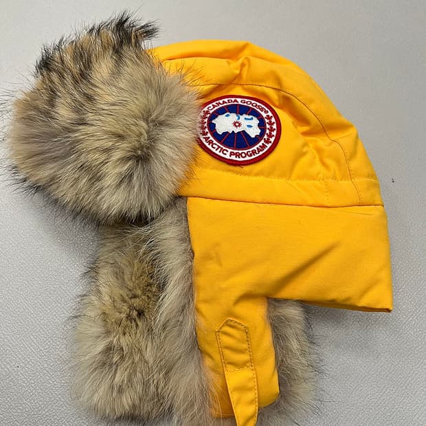 캐나다구스 라쿤 구스 에비에이터햇