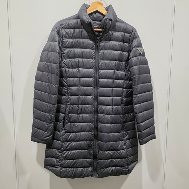 게스(GUESS) 경량 덕다운 롱패딩