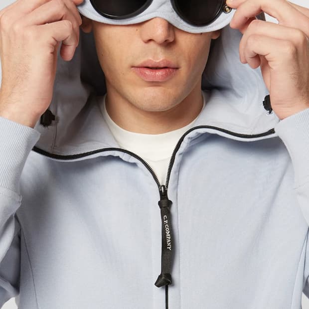 Cp컴퍼니 고글 후드집업 연한 하늘색(xL)