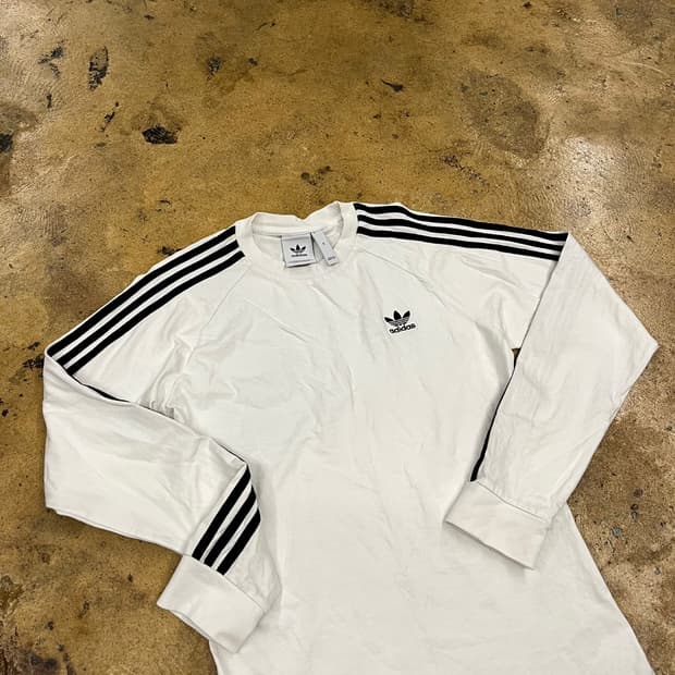 아디다스 흰검 화이트 롱슬리브