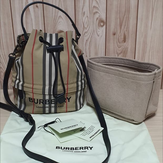 버버리 포이베 버킷백/크로스백 새상품급 정품(감정O)