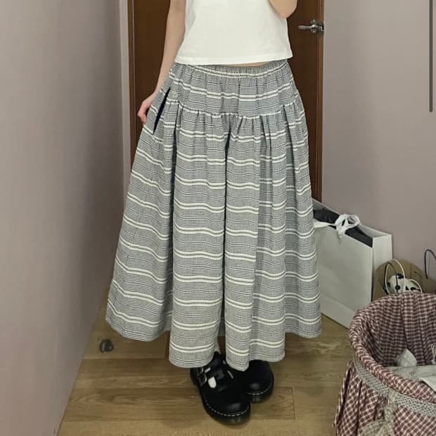 코이세이오 와이드 셔링 스커트 네이비