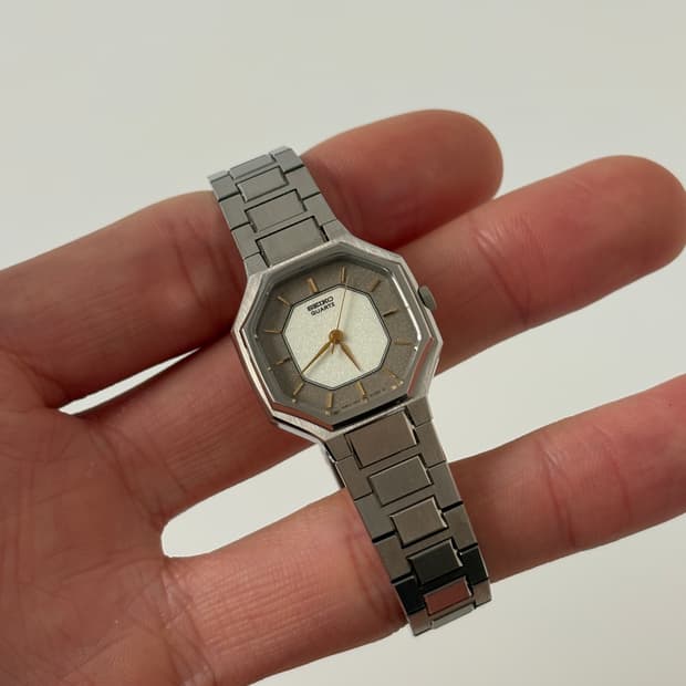 1980s Pearl Dial Silver Ladies Quartz