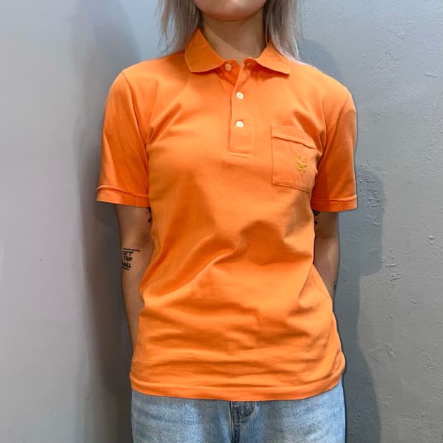 MCM 오렌지 카라 티셔츠