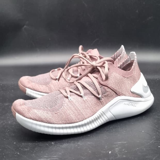 나이키 프리트레이닝플라이니트3 운동화240