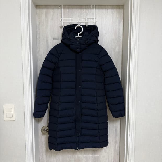 여성 34 (90) / 라코스테 구스다운 중기장 패딩 점퍼 다크네이비