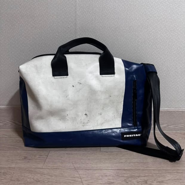 Freitag 프라이탁 로이
