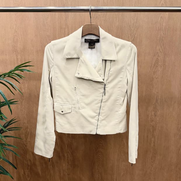 루이비통 코튼 라이더 자켓 언밸런스 지퍼 플랩 포켓 디테일 아이보리