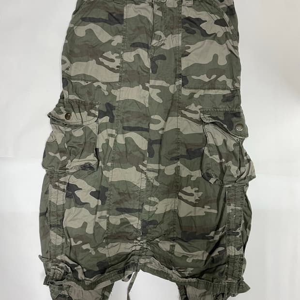 큐빈티지 카모 셔링 스커트