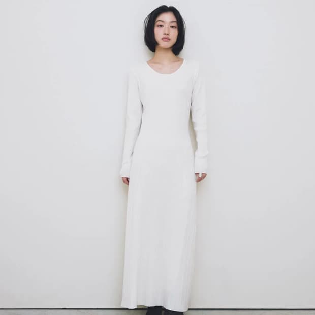 로우타이드 플리츠 니트 드레스