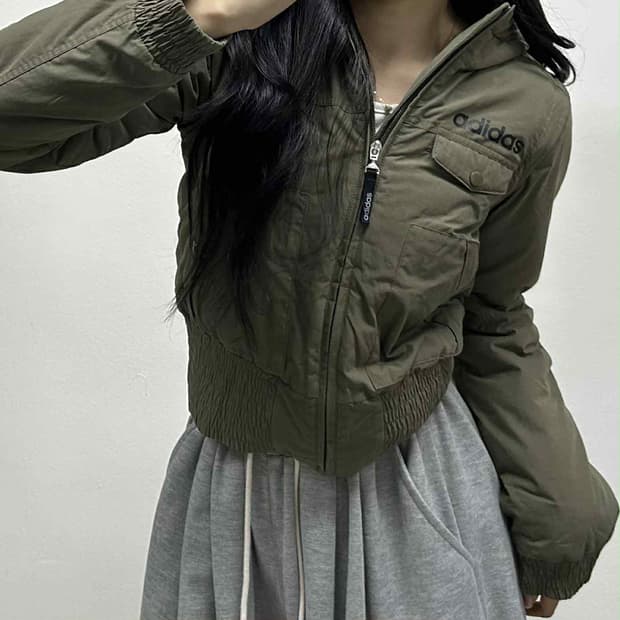 아디다스 y2k 멀티포켓 카키 세미크롭 걸즈 패딩 자켓 점퍼(90)