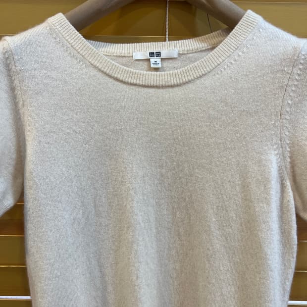 유니클로 여성 아이보리 캐시미어100니트 반팔라운드니트