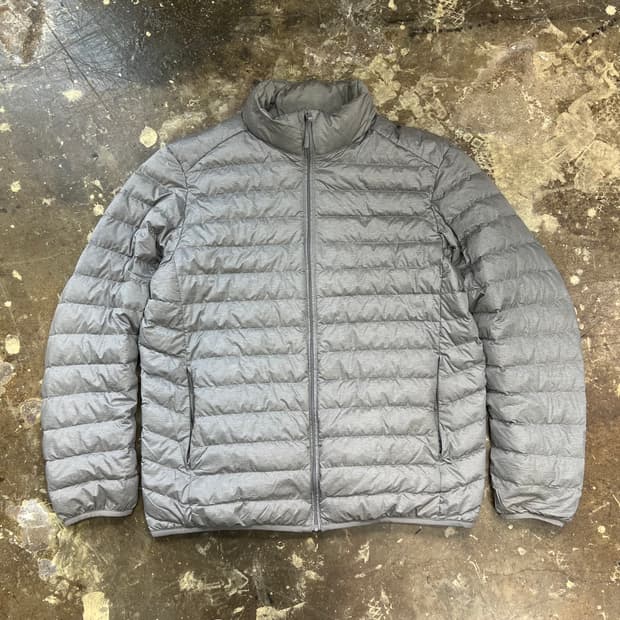 L) 유니클로 울트라 라이트다운 경량 패딩 점퍼