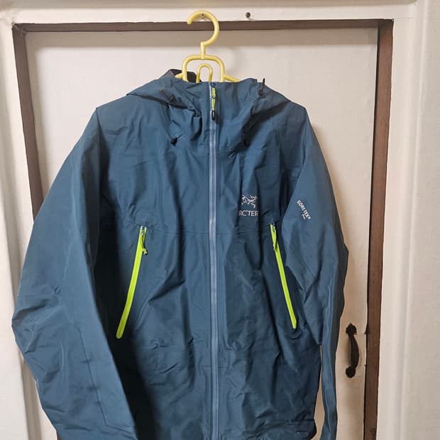 아크테릭스 고어텍스  베타lt L