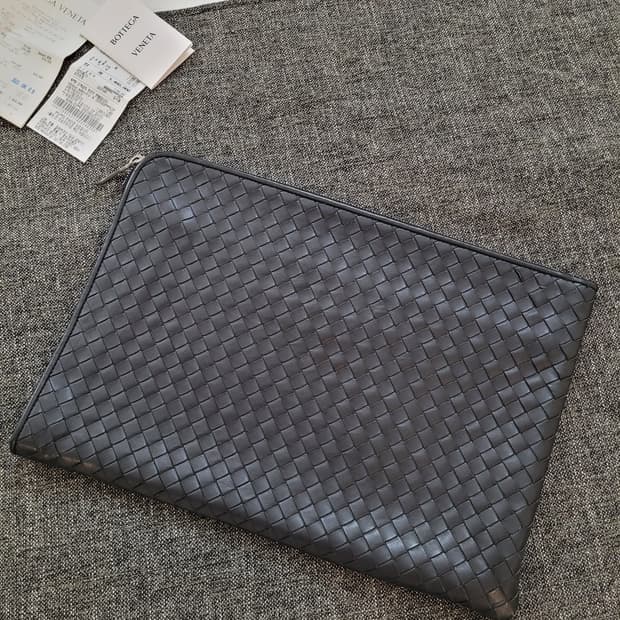 보테가베네타 인트레치아토 클러치