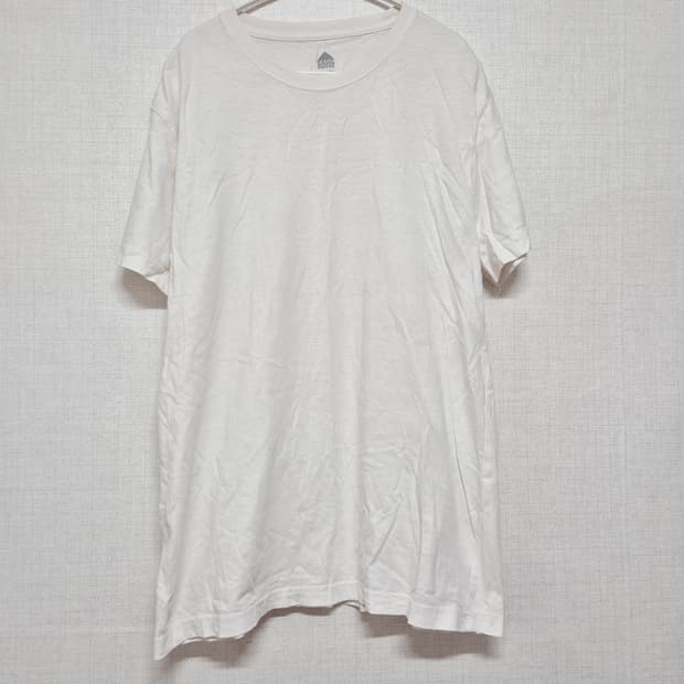 베이직하우스 반팔 티셔츠