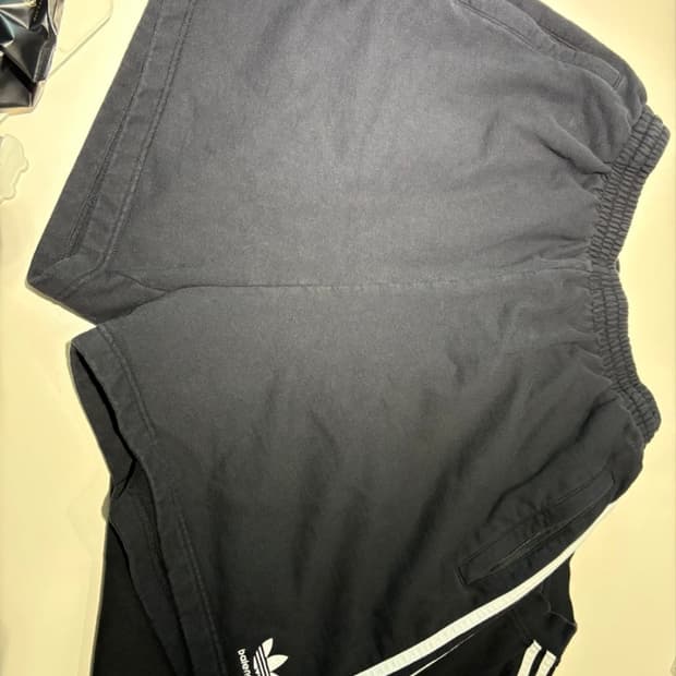 발렌시아가X아디다스 플리스 반바지
