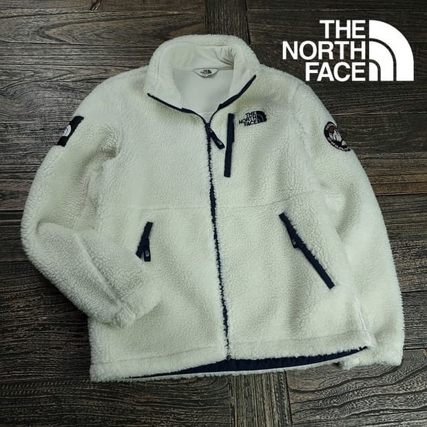[노스페이스] 로고 자수 쉐르파 뽀글이 후리스 자켓 아이보리 M19808
