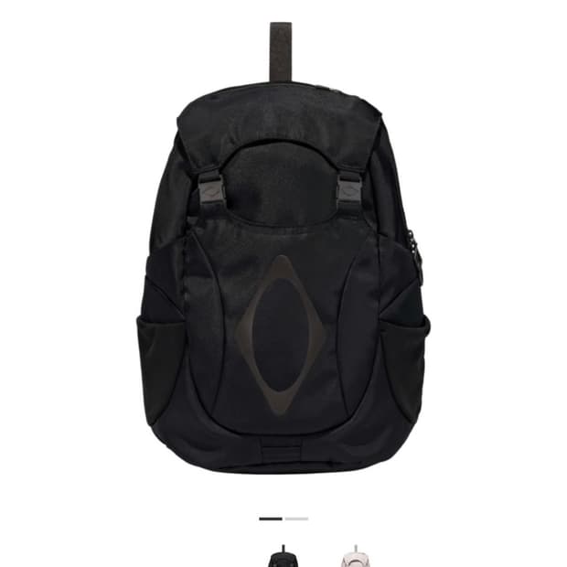 미스치프 버클 플랩 백팩