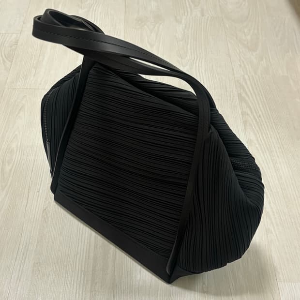이세이미야케 플리츠플리즈 바이어스 토트백