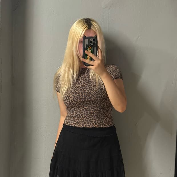 leopard layered detail top 