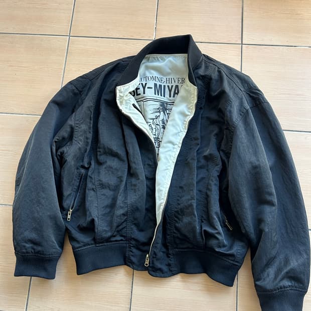88FW 이세이미야케 스태프 봄버자켓