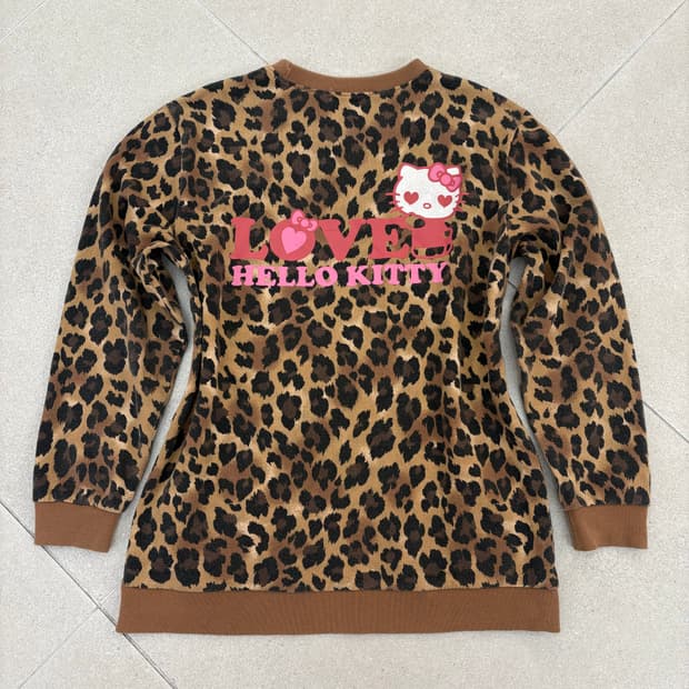 레오파드 키티 맨투맨