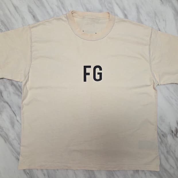 피어오브갓 6TH 컬렉션 FG 로고 반팔 티셔츠