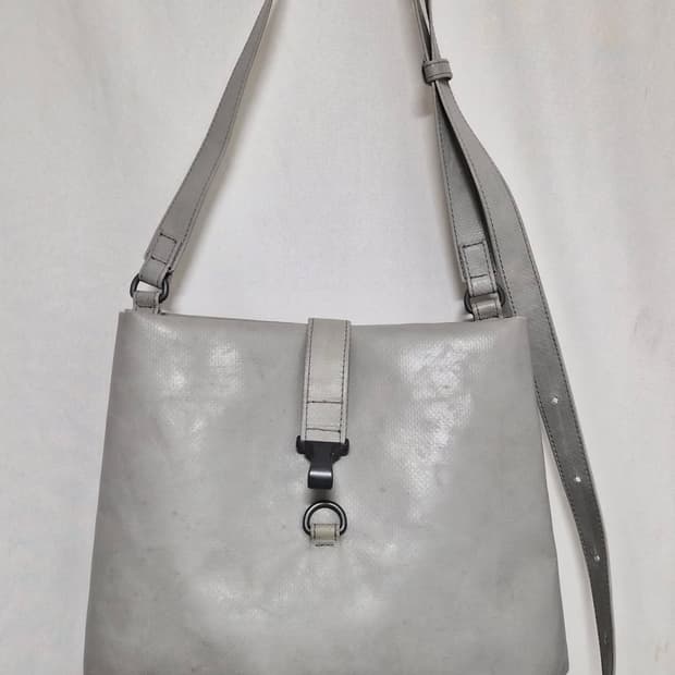 프라이탁 R124 버드