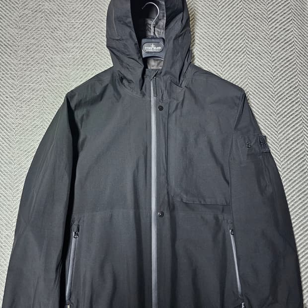 스톤아일랜드 쉐도우프로젝트 GORE-TEX PACLITE자켓