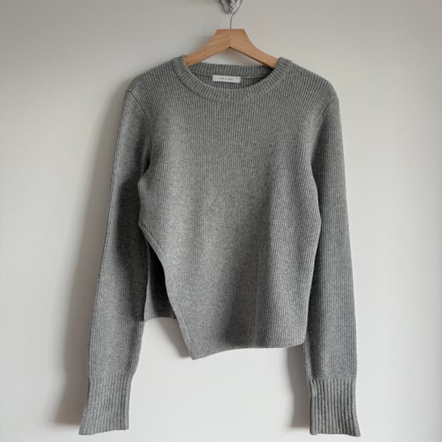 로우클래식(LOW CLASSIC) 비대칭 울 니트