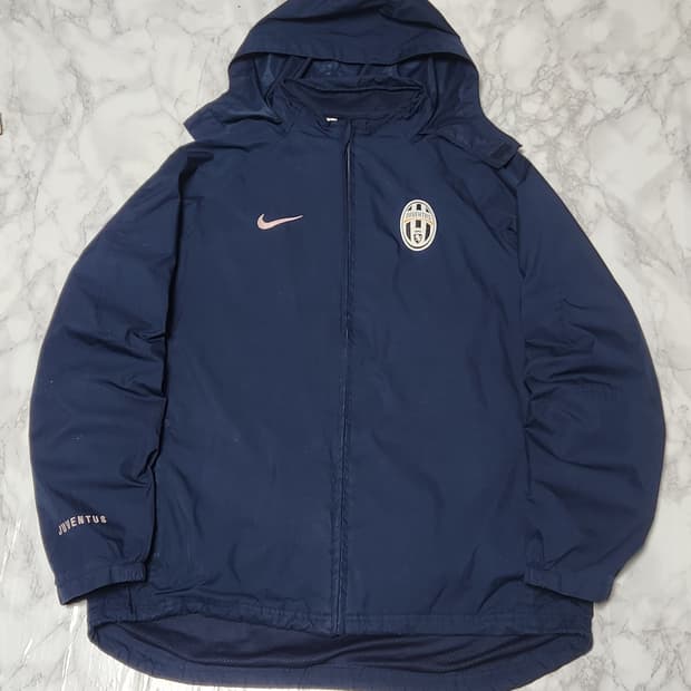 나이키 유벤투스 04-05 핑크 스우시 바람막이 후드 자켓
