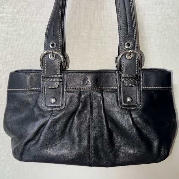 코치 버클 숄더백 