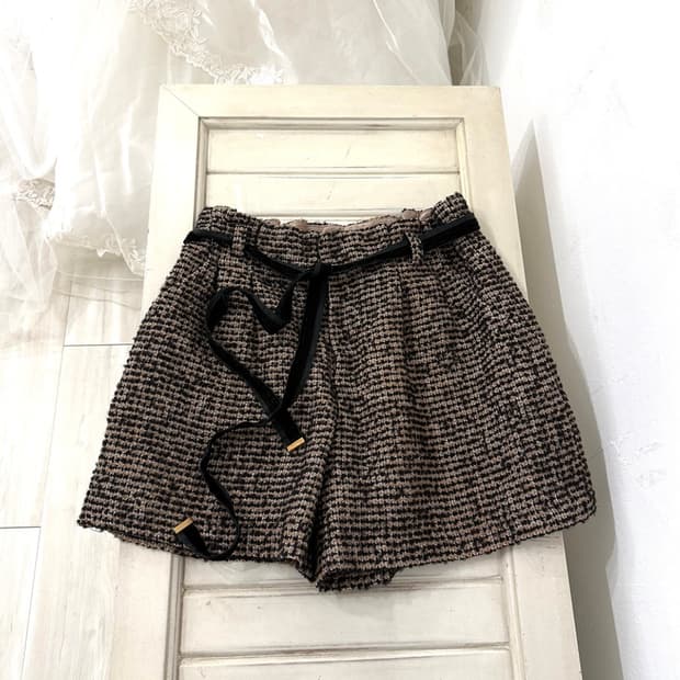 Ribbon Belt Brown Tweed Shorts