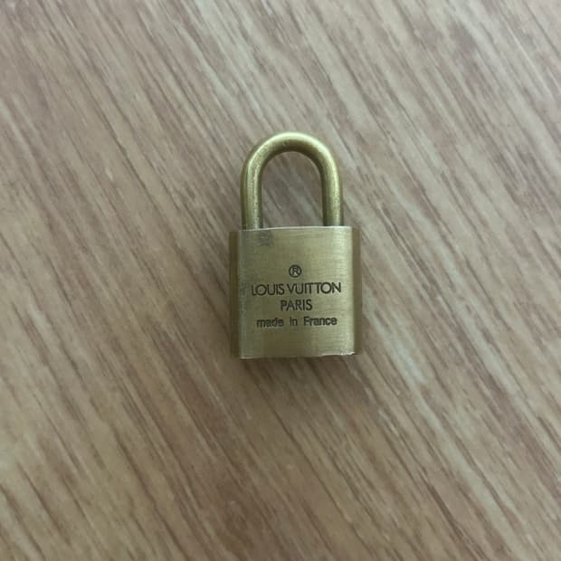 루이비통 자물쇠