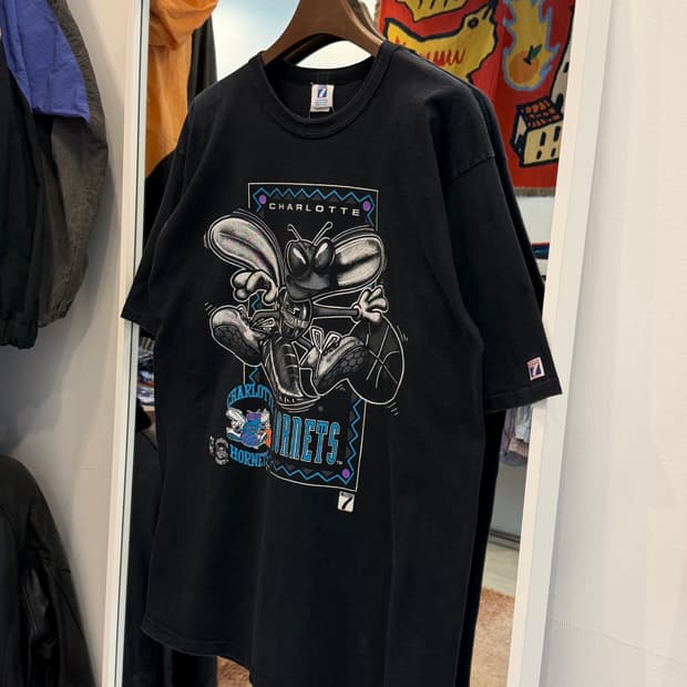 90s Logo 7 NBA 샬럿 호네츠 페이딩 반팔 티셔츠 (USA)