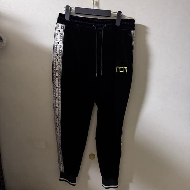 엠씨엠 MCM 남성 벨벳 트레이닝 팬츠 하의 M (남성 33-34정도)